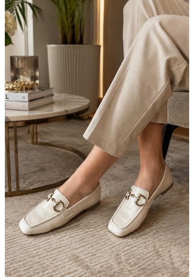 Kadın Loafer Makosen Metal Tokalı Rugan Günlük Ayakkabı Krem