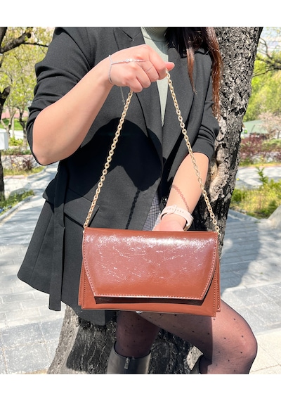 Butikolea Edge Mini Zincir Askılı Portföy Kadın Çantası Kahverengi