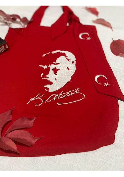 Atatürk Resmi Nakış İşlemeli Kumaş Çanta Kırmızı