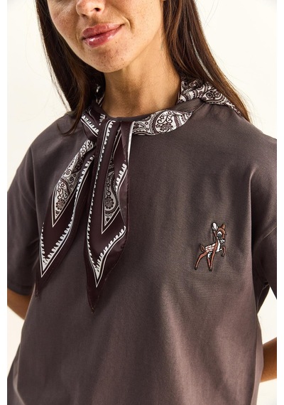 Shade Kadın Ceylan Nakışlı Fularlı Basic Salaş T-shirt 7517 60283977 - Kakao Çok Renkli