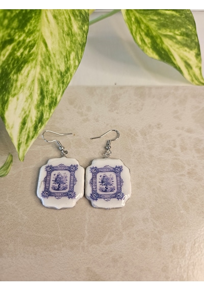 El Yapımı Polimer Kil Küpe - Paslanmaz Çelik Aparatlı Mavi Çini / Seramik Motifli Kare Sallantılı Küpe Blue Tile Mavi - Beyaz El Yapımı Polimer Kil Küpe - Paslanmaz Çelik Aparatlı Mavi Çini / Seramik Motifli Kare Sallantılı Küpe Blue Tile Mavi - Beyaz