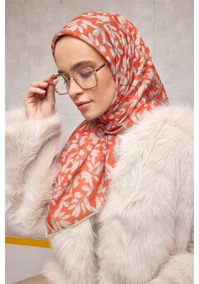 Silk Home Pamuk Polyester Soft Eşarp Turuncu Çiçek Desenli Kaymaz Dokulu Tok Duruşlu 90x90 Çok Renkli