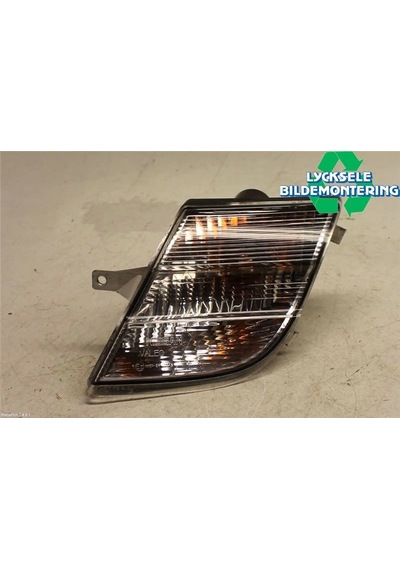 Nissan Micra K12 2003-2005 Tampon Sinyali Sol Beyaz Oem No: 26135-ax610