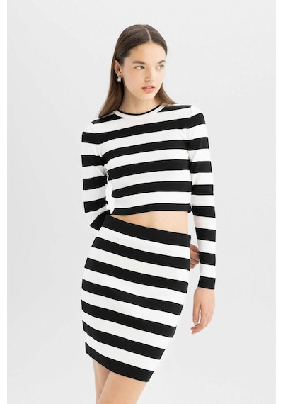 Defacto Coool Slim Fit Dar Kesim Esnek Belli Çizgili Mini Triko Etek C7128AX24WNBK27 Siyah