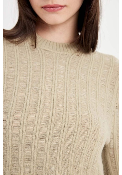 DeFacto Regular Fit Crop Bisiklet Yaka Örgü Delikli Triko Kazak C6321AX24WNGN270 Yeşil