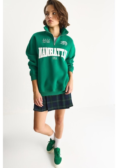 Shade Kadın Nakışlı Yarım Fermuarlı Polo Yaka Şardonlu Oversize Sweatshirt 10002 60283528 - Yeşil Shade Kadın Nakışlı Yarım Fermuarlı Polo Yaka Şardonlu Oversize Sweatshirt 10002 60283528 - Yeşil