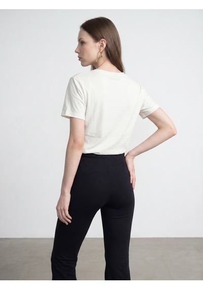 Dilvin 32847 Lyocell Karışımlı V Yaka T-shirt-ekru