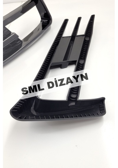 Golf 7 Sis Çerçevesi Parlak Siyah