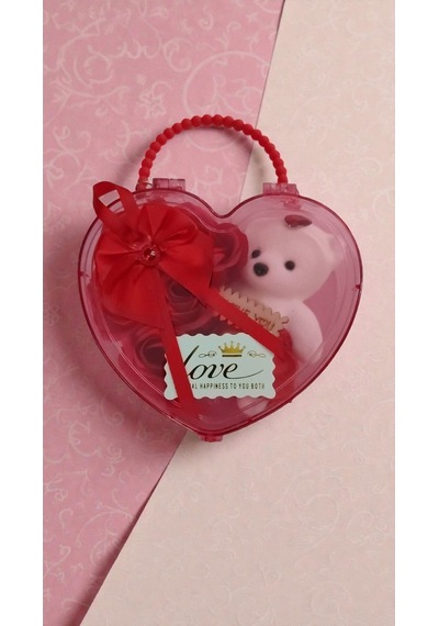 Sevgililer Gününe Özel Kalpli Kutuda I Love You Yazan Güllü Ayıcık Boyut:13cm