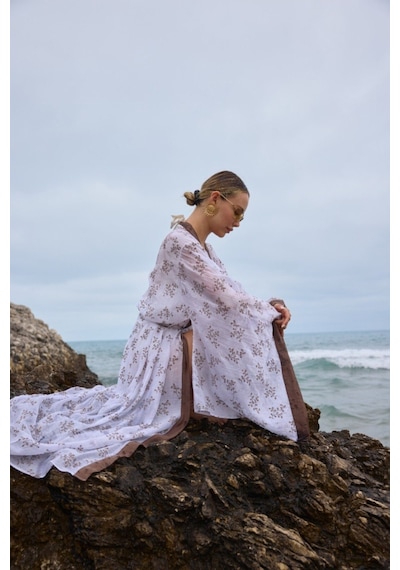 Moda Banuş Beyaz Nakış İşlemeli Yarasa Kol Uzun Kimono, Pareo Beyaz Beyaz