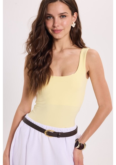 Tudors Kadın Slim Fit Dar Kesim Askılı Kare Yaka Sırtı Açık Sandy Kumaş Çıtçıtlı Sarı Body-51247