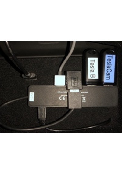 Tesla Model 3 Usb Küçük Göz Usb Cubby