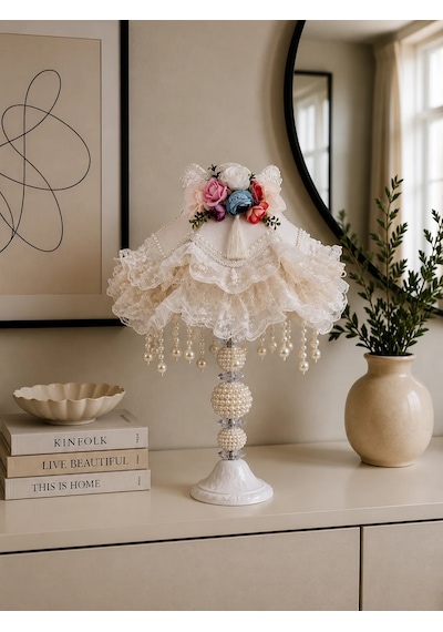 Ekru Kadife Çiçek Detaylı Başlık İnci Ayaklı Klasik Vintage Abajur