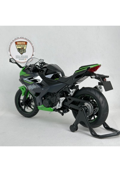 Kawasaki Ninja 400 1:12 Diecast Sesli Işıklı Motosiklet Modeli - Yeşil Siyah