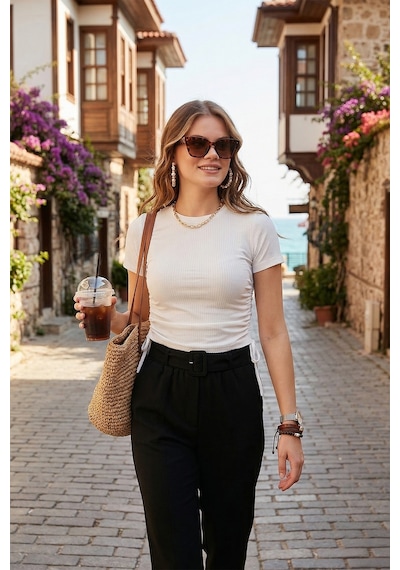 Lela Yanlardan Büzgülü Kısa Kollu Crop Bayan Bluz 5864010 Ekru