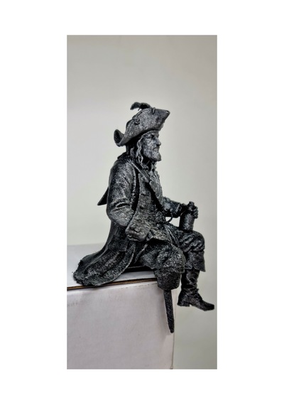 Oturan Hector Barbossa Figür İnsan Hal İ10 Cm Karayip Korsanları