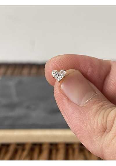 Yüksek Kalite G23 Titanium Kalp Zirkon Altın Titanyum 6 X 1.2 MM Labret Piercing Altın