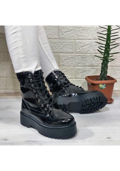 M.p 1425 Siyah Rugan 4cm Tabanlı İçi Tüylü Polar Parlak Kadın Bot 001