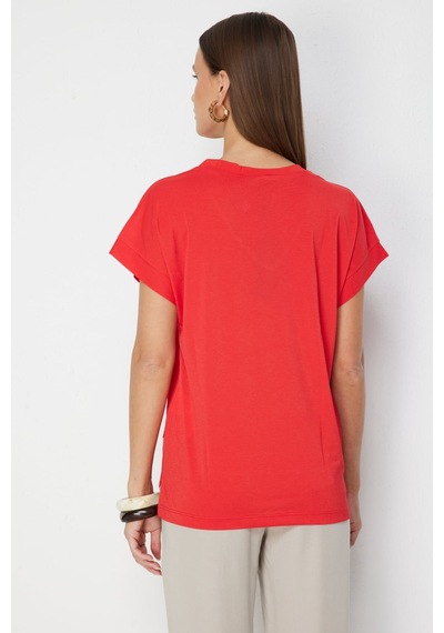 On Kadın V Yaka Parçalı T-shirt 71475 Mercan