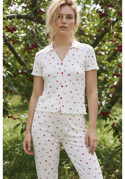 Siyah İnci Yakalı Düğmeli Fitilli Kaşkorse Örme Pijama Takım 26120501 Beyaz Kırmızı Siyah İnci Yakalı Düğmeli Fitilli Kaşkorse Örme Pijama Takım 26120501 Beyaz Kırmızı
