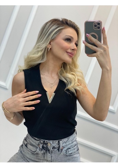 Açelya Siyah Aksesuarlı Kolsuz Model Ottoman Kumaş Bluz