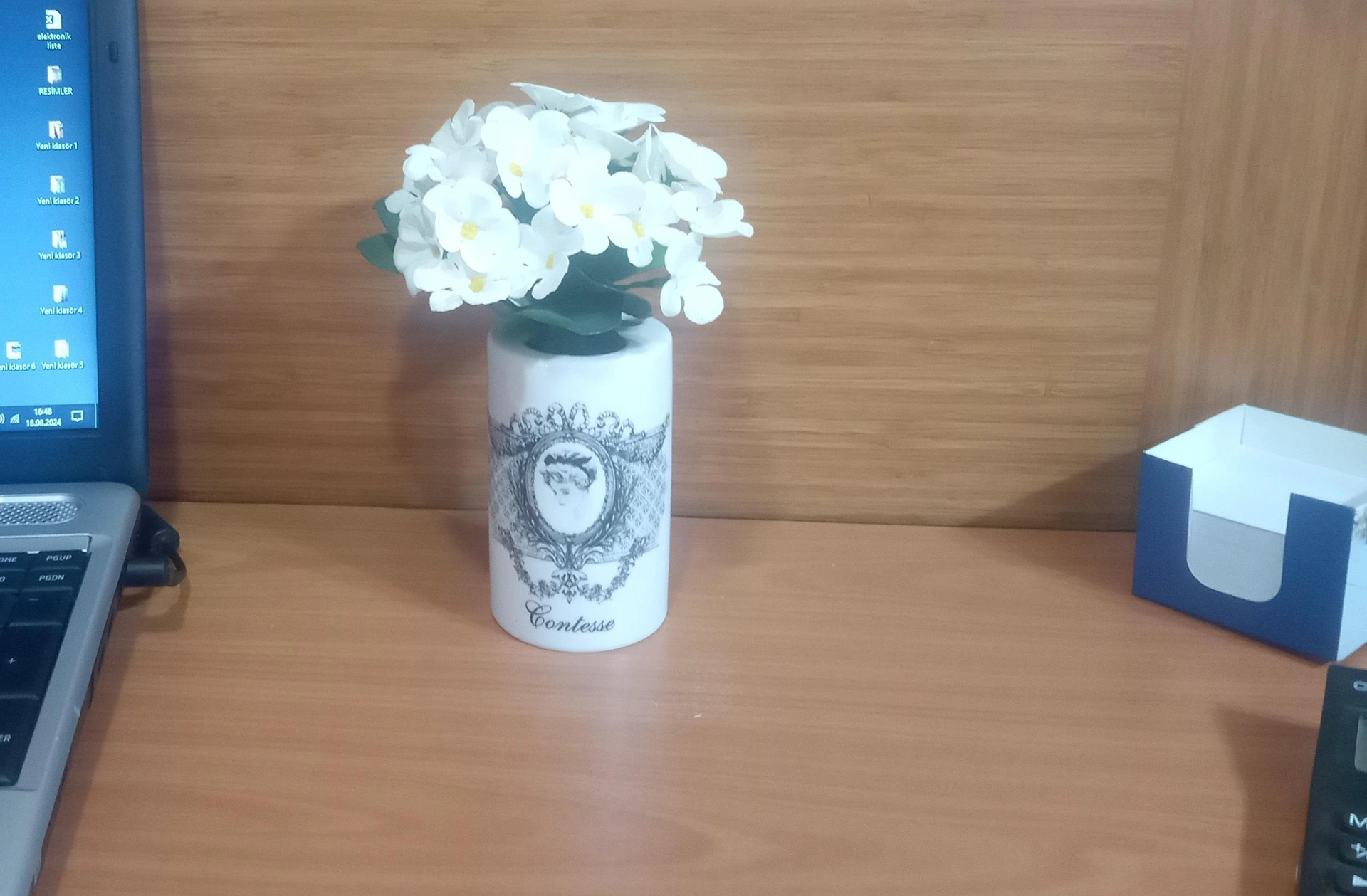 2 Adet Vazo Dahil,vazoda Çiçek,beyaz Yapay Çiçek,vazo Dekoratif Kraliçe Model 7x7x16cm Çok Renkli
