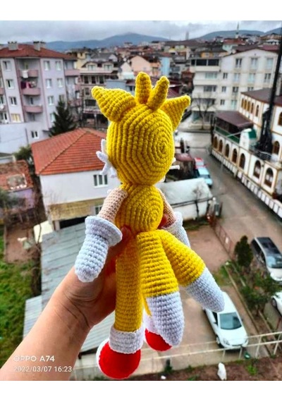 Amigurumi sevilen çizgi karakterler Sonic tails figürü
