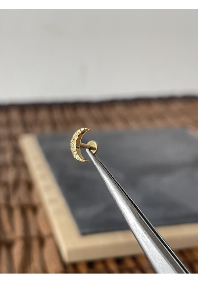 Yüksek Kalite G23 Titanium Büyük Ay Altın Titanyum 6 X 1.2 MM Labret Piercing Altın