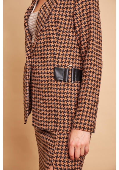 Pamuklu Kalın Tüvit Kumaş Desenli Aksesuar Detaylı Blazer Ceket Metal Aksesuar Çıkabilir -taba Kazayağı Taba Kzyğ Pamuklu Kalın Tüvit Kumaş Desenli Aksesuar Detaylı Blazer Ceket Metal Aksesuar Çıkabilir -taba Kazayağı Taba Kzyğ