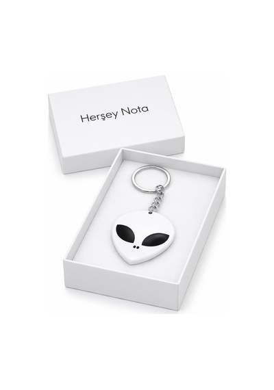 Beyaz Uzaylı Figürlü Siyah Göz Detaylı Metal Unisex Anahtarlık