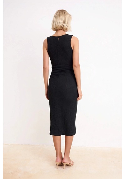 Benerly Kadın Kolsuz Bisiklet Yaka Midi Bodycon Gofre Dokulu Astarlı Örme Siyah