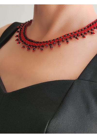 Etnik Bohem Kırmızı Siyah Salkım Model Kum Kristal Boncuk Kolye El Yapımı Kırmızı