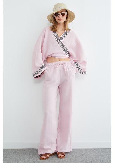 Fullamoda Yakası Ve Kolu Nakışlı Bağlamalı Kimono Pembe