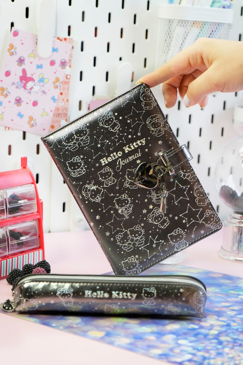 Hello Kitty Hush Hush Kilitli Defter + Vegan Deri Kalemlik Kutulu Set 160 Yaprak, Çizgili Platinum