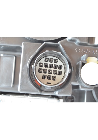 Range Rover Far Sağ 2010 Lr023551