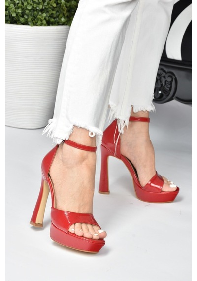 Fox Shoes Kırmızı Rugan Platform Kalın Topuklu Kadın Ayakkabı K404580108 Kırmızı