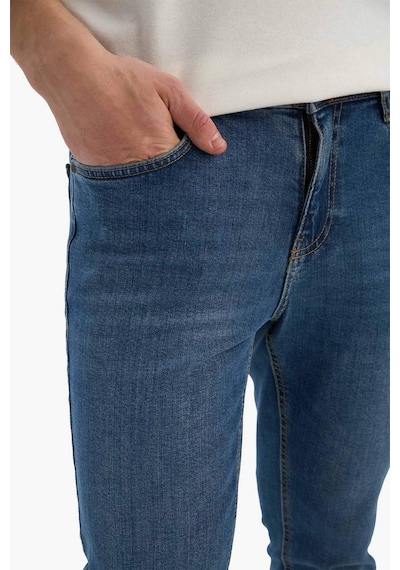 Defacto Pedro Slim Fit Dar Kalıp Normal Bel Dar Paça Jean Pantolon B8418AX24SP Mavi