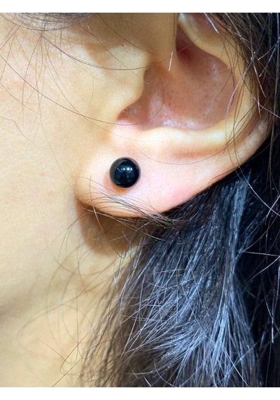 Siyah Oniks Taşlı Küçük Top Gümüş Küpe 6 Mm