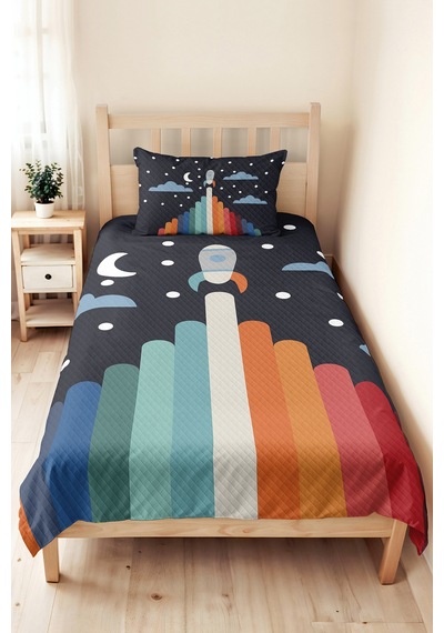 Evimde Bambaşka Uzay Roket Desenli Lacivert Çocuk Odası Tek Kişilik Pike Takımı-desenli 160x220 CM Yatak Örtüsü Evimde Bambaşka Uzay Roket Desenli Lacivert Çocuk Odası Tek Kişilik Pike Takımı-desenli 160x220 CM Yatak Örtüsü
