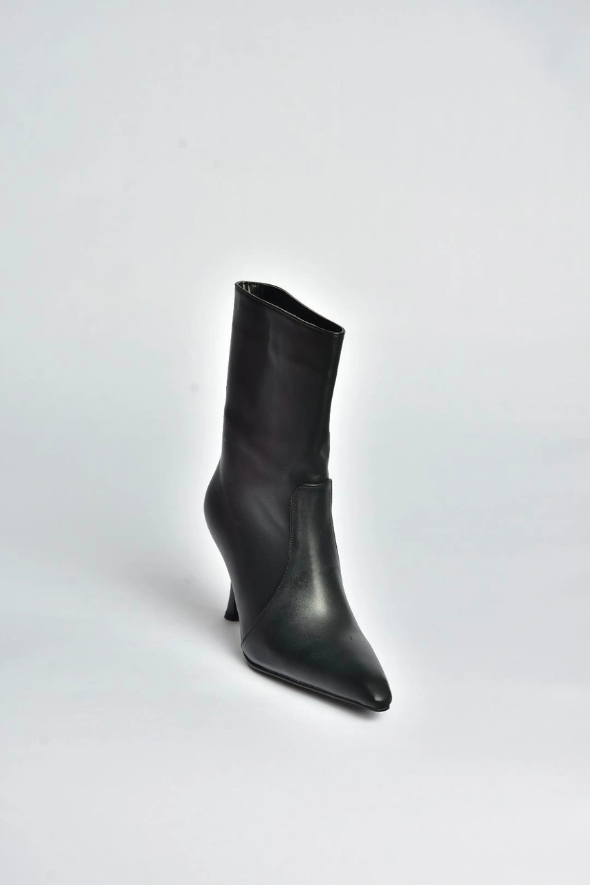 Fox Shoes V752550209 Siyah İnce Topuklu Kadın Bot Siyah-Suni Deri