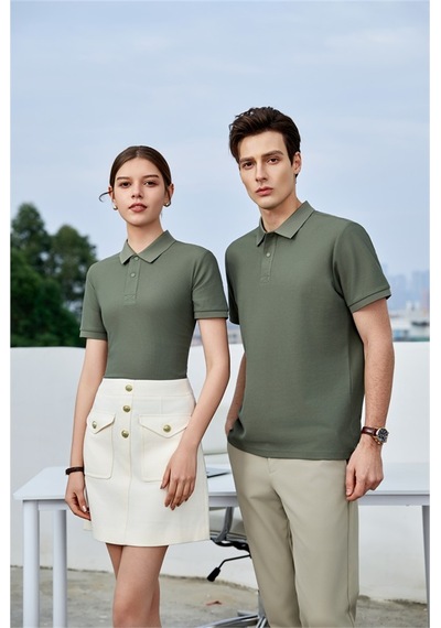 New Performance Premium Polo T-shirt %62,8 Polyester %31,3 Pamuk %1,8 Bakır Amonyak %1,6 Asetat Elyaf %1,3 Keten %1,2 Dut İpeği Yeşil
