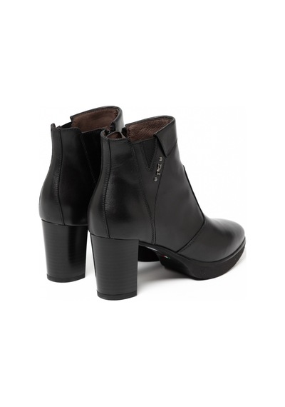 Nero Giardini Nero Black Bot Kadın I513800d 100 Nerogiardini Guanto Nero Pu.lesına L16720 Nero Siyah