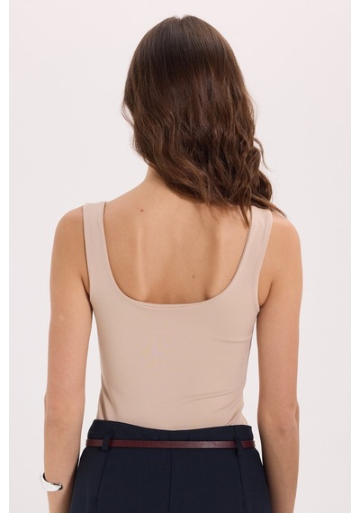 Tudors Kadın Slim Fit Dar Kesim Askılı Kare Yaka Sırtı Açık Sandy Kumaş Çıtçıtlı Bej Body-51254