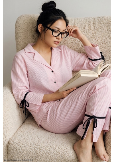 Siyah İnci Desenli Biye Yırtmaç Detaylı Yumuşak Tuşe Kışlık Düğmeli Örme Pijama Takımı 8079 Pembe Beyaz Çizgi