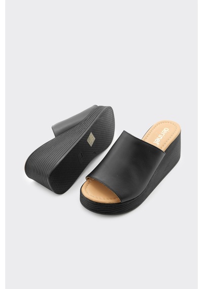 Derinet Hakiki Deri Dolgu Taban Kadın Terlik Siyah Siyah