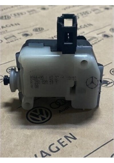 VW POLO HB 2002-2005 BAGAJ KAPAĞI MERKEZİ KİLİT MOTORU 3B0959781C