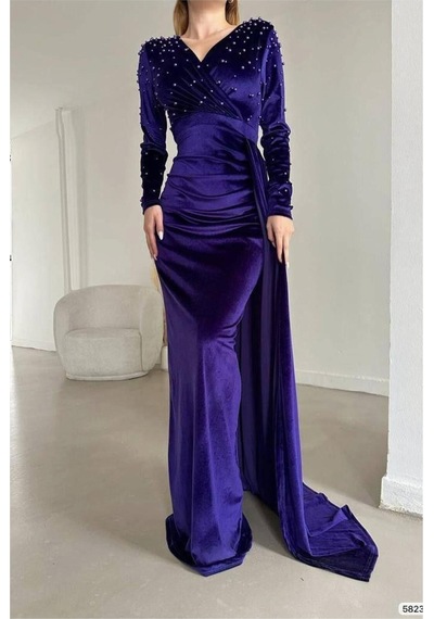Lior Design Kadın İnce İşçilik Esnek Kadife Kumaş Kruvaze Yaka Kuyruklu Abiye Elbise Mor