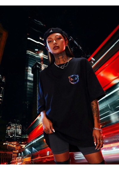 Kadın Siyah Oversize Kızgın Ayı Baskılı T-shirt Siyah