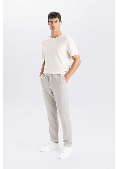 DeFacto Yazlık Jogger Pantolon Slim Fit Dar Kesim Beli Bağcıklı Cepli Düz Paça D8638AX24AUGR107 DeFacto Yazlık Jogger Pantolon Slim Fit Dar Kesim Beli Bağcıklı Cepli Düz Paça D8638AX24AUGR107
