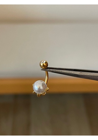 316 L Cerrahi Çelik Pençe Modeli Detaylı İncili Zirkon Taşlı Göbek Piercingi Altın